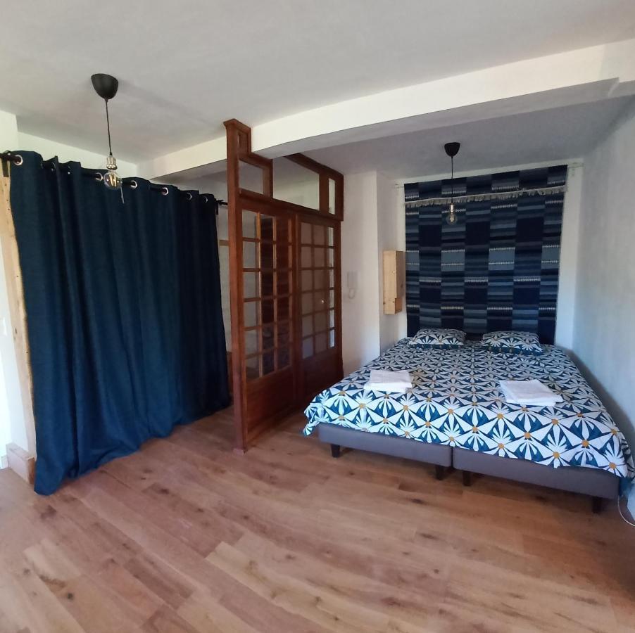 Loft Climatise "La Pinede", 50 M2, Tres Calme, 5 Mn A Pied Des Plages, Lit King Size La Seyne-sur-Mer Dış mekan fotoğraf