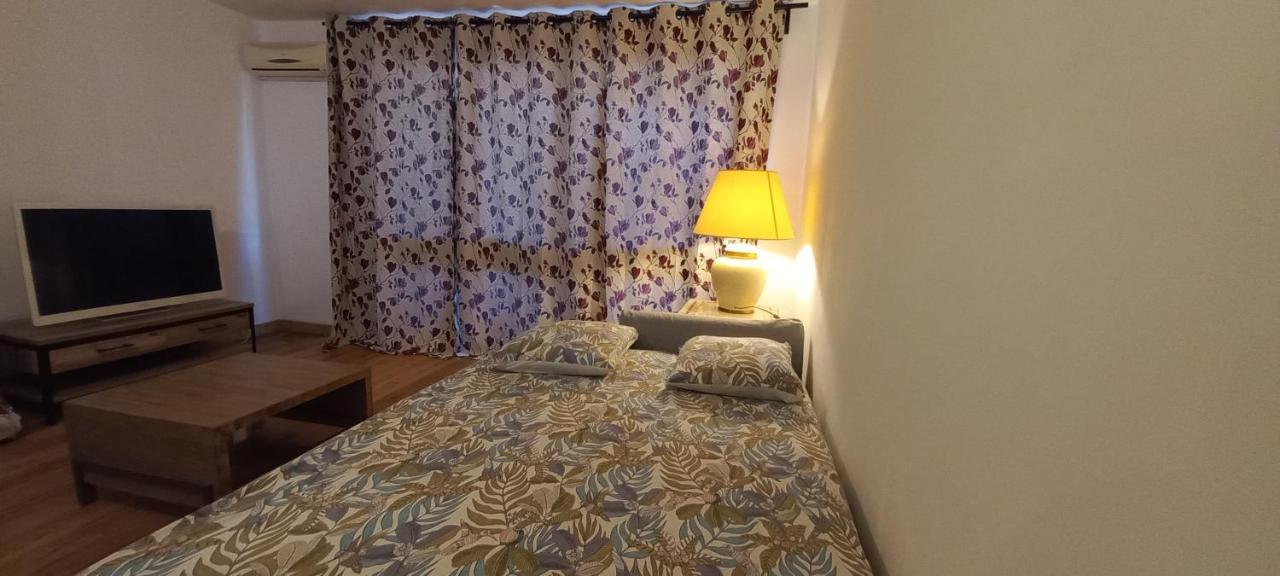 Loft Climatise "La Pinede", 50 M2, Tres Calme, 5 Mn A Pied Des Plages, Lit King Size La Seyne-sur-Mer Dış mekan fotoğraf