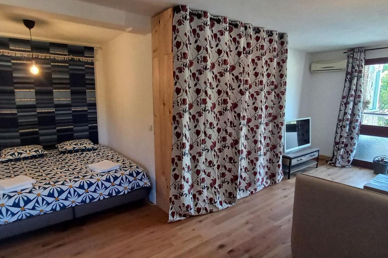 Loft Climatise "La Pinede", 50 M2, Tres Calme, 5 Mn A Pied Des Plages, Lit King Size La Seyne-sur-Mer Dış mekan fotoğraf